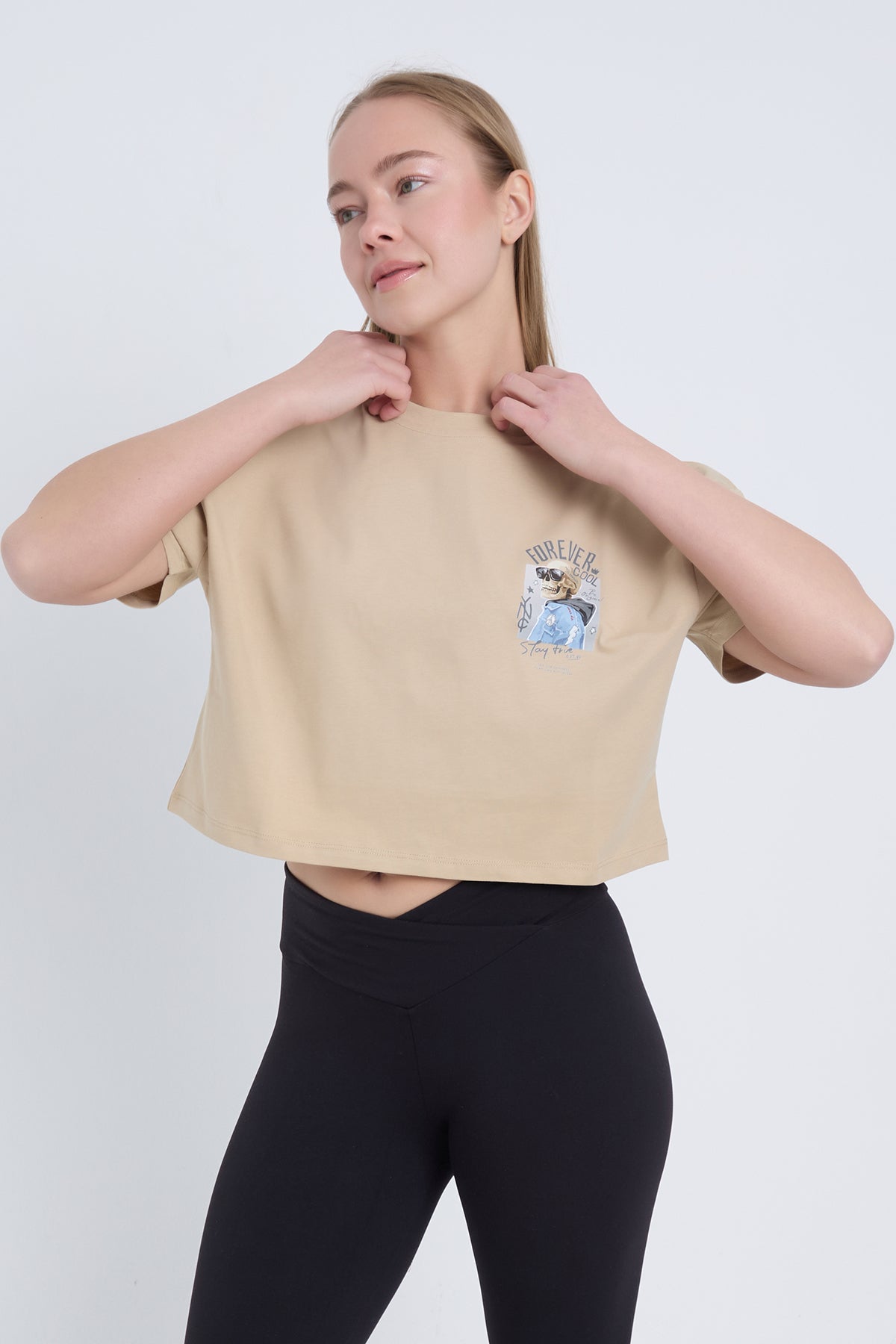 Kadın Oversize Forever Baskılı Siyah Bej Crop