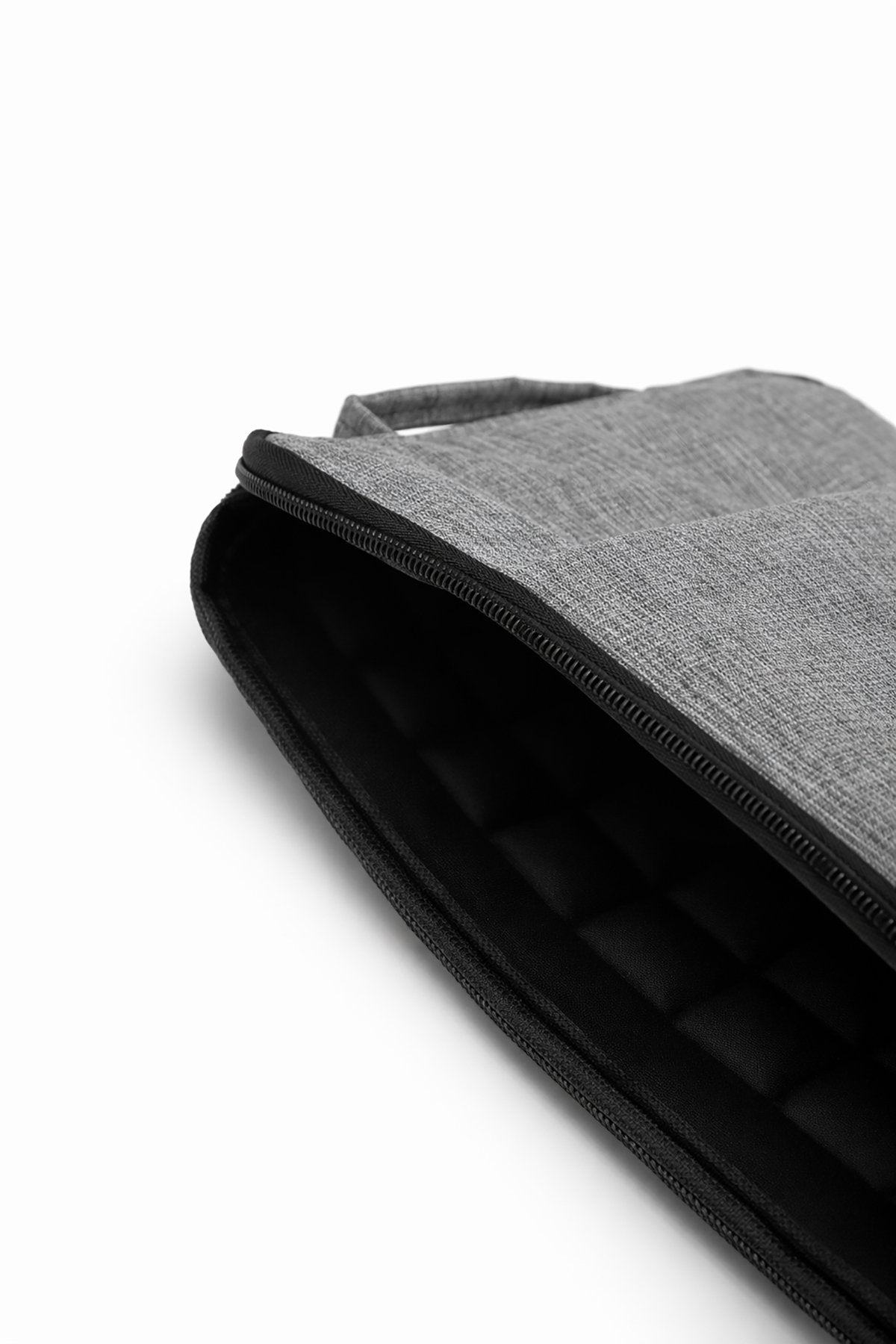 Sera Mono Su Geçirmez Notebook Çantası